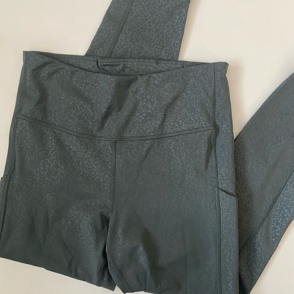 Athleta High Rise 7/8 Green Printed Leggings